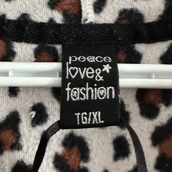 warm leopard pyjama, PEACE LOVE & FASHION - Picture 3 of 3